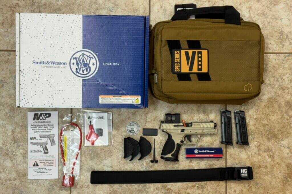 S&W Spec Series VI M&P 9 M2.0 Metal Compact and included accessories out of the box