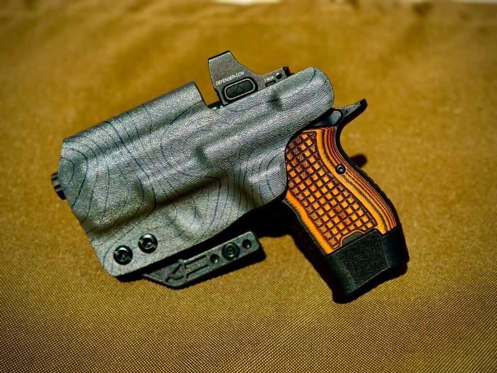 Kimber CDS9 in Muddy River Tactical grey Kydex IWB holster with Topo lines and Ulti-Clip