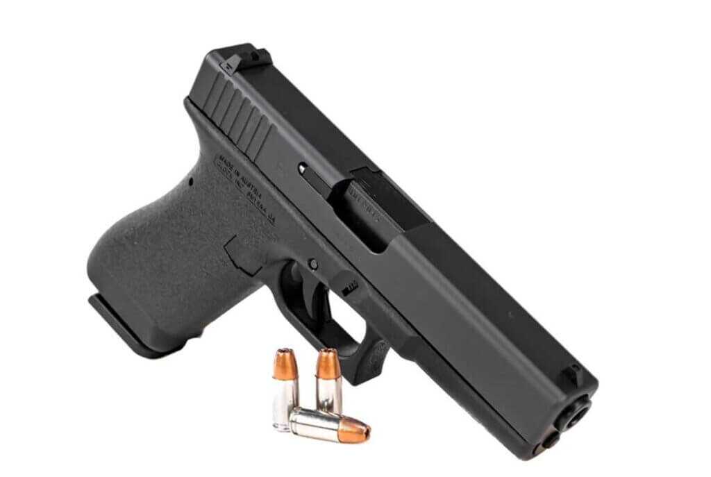 Glock 17 9mm pistol illustrating the Glock handgun discussed in the Ray Davis CIA shooting story