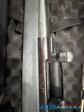 Weatherby Mark V 7mm Wby Mag with Accubr...
