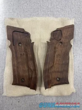Sig Sauer X5 Deluxe Walnut Grips SAO