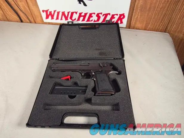 9440  Desert Eagle VII 44 magnum, 6” Bar...