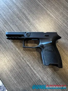 SIG Sauer P320 Polymer Medium Grip Modul...