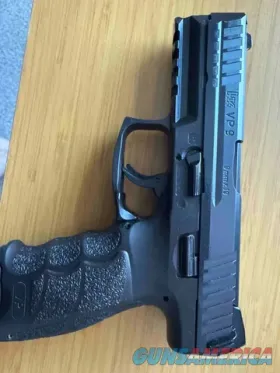 HK VP9 9mm Striker-Fired Pistol, Black