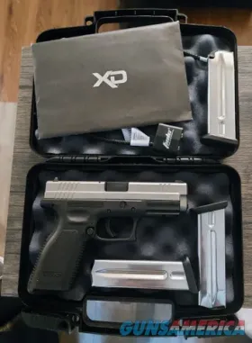 Springfield Armory XD-4 9MM Handgun
