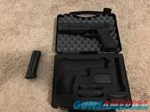 Heckler & Koch HK VP9 9mm with Case ...
