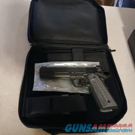 ROCK ISLAND ARMORY 1911 45 FS ULTRA 