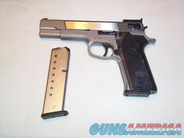 Smith and Wesson Performance Center PC84...