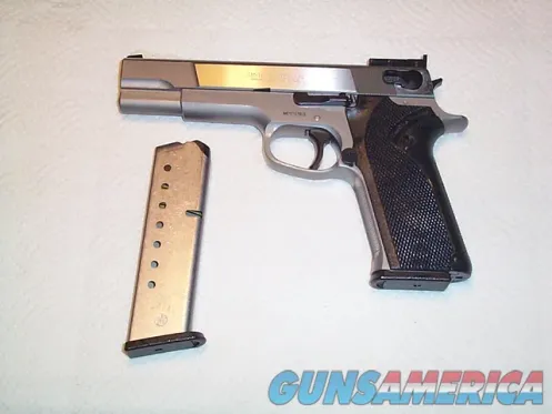 Smith and Wesson Performance Center PC84...