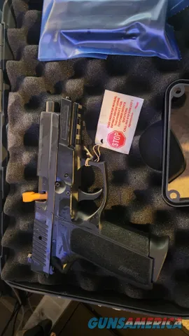 SIG SAUER SP2022 NIB 
