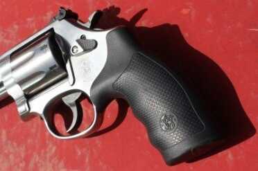 Return of the Revolver - S&W 686 Plus New Gun Review Smith 686