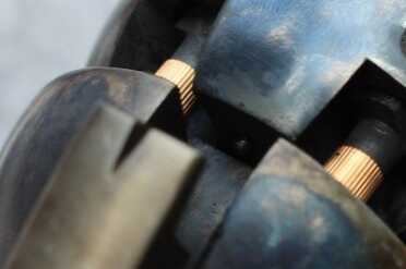 This little nib on the cltnder catches the hammer and lets you carry it with the hammer down and all cylinders loaded.