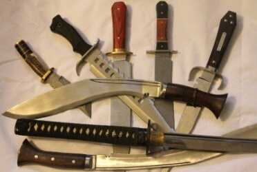 Bowie Knife vs. Kukri Knife - What's Your Fighting Knife? A fighting knife should be a big part of your bug out preparations. But it is pretty easy to slip into a knife addiction, so then the question becomes what do I carry.