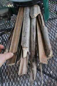 Then I realized that they included the fuel ramp for a reason, because if you want to cook with wood, you have to feed in sticks and keep them pushed in from the back. 