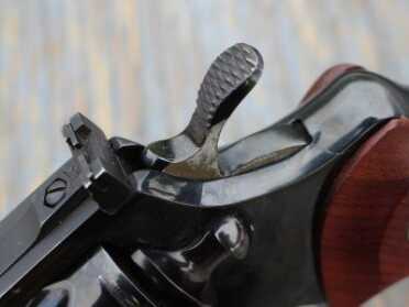 Shoot-out: Colt Python vs. Smith & Wesson 686 The Colt's rear sight.