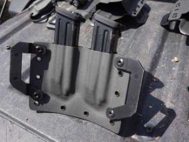The sharp detail of the Kydex shows the secure fit.