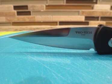 Pro-Tech Godson: Wow! Your Next Knife Purchase? A nice shot of the stilleto style blade.