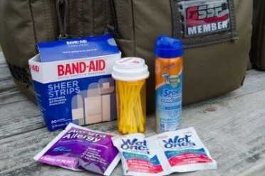 10 Essentials for Your Range Bag At minimum keep common bandages in your bag. Also considered essential by the author is personal protection from environmental considerations.