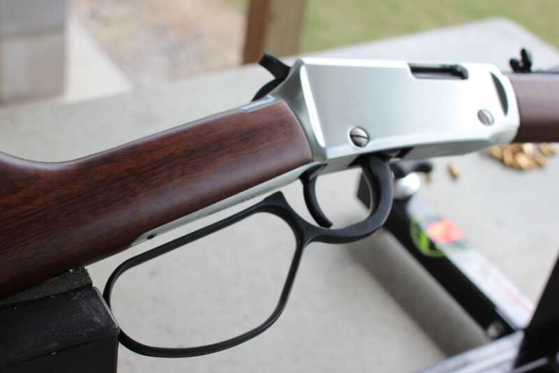 Henry Frontier Carbine Evil Roy Edition The exagerated loop on the lever allows for more freedom of movement during fast shots, and the option of wearing gloves during winter.