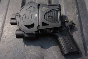 Recover 1911 Grips and Holster The clip grips nicely. No complaints there.