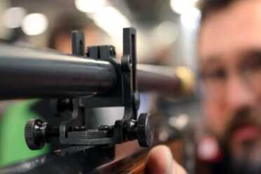 Hi-Lux Vintage Riflescopes — SHOT Show 2016 Old school rings and mounts on the 6x and Sharps.