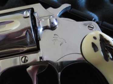 A look at the pony on the gun. What a beautiful pony. 