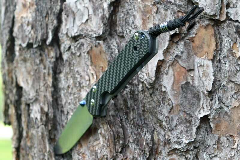 The carbon fiber handle is comfortable to hold.