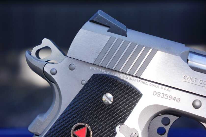 Extended beavertail grip safety on the Colt Delta Elite 10mm 1911