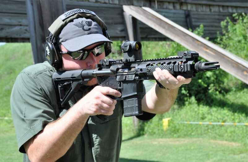 Suppressor Company Offers An AR?—The AAC MPW in 300 BLK—Full Review The AAC MPW is offered in either SBR variants shown) or with a 16-inch barrel.