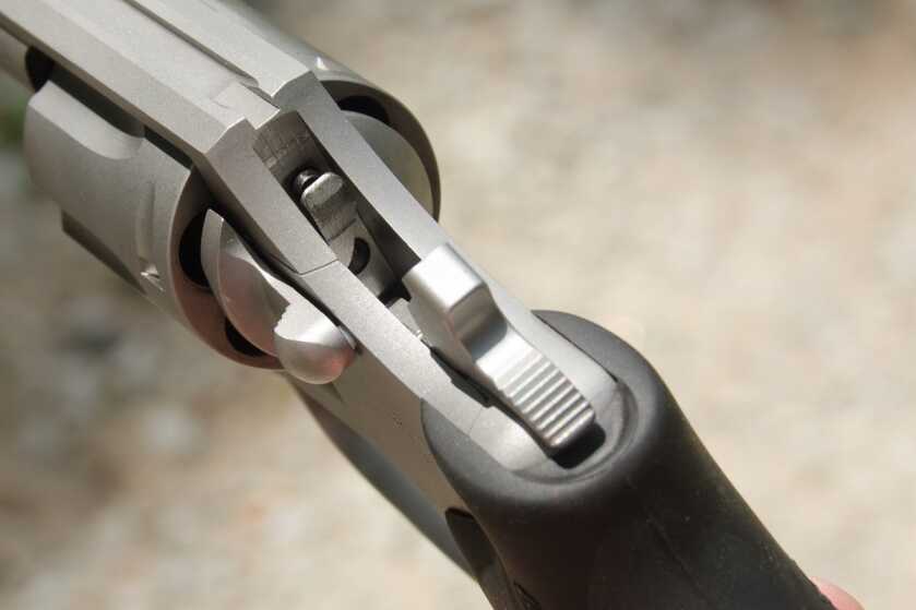 Colt Cobra internal transfer bar safety system with the cylinder open