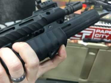 Meet the Stinger! A Retractable AR Bayonet Spike - SHOT Show 2018 Meet the Stinger! A Retractable AR Bayonet Spike - SHOT Show 2018