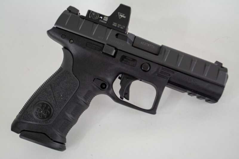 Field Test: Beretta’s APX Full Size and Compact The Beretta APX RDO is virtually identical to the standard except for the slide cutout and optics mounting plates.
