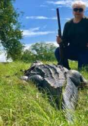 Texas Mayor and Great-Grandmother Kills 12-Foot Gator Texas Mayor and Great-Grandmother Kills 12-Foot Gator