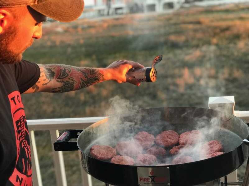 Venison Burgers With Roasted Garlic Aioli Sauce - Recipe Venison Burgers With Roasted Garlic Aioli Sauce - Recipe