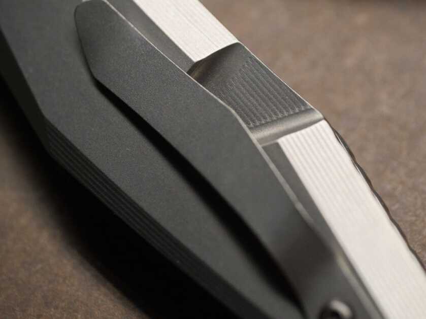 ZT Knives' 0470 & 0460TI ZT Knives' 0470 & 0460TI