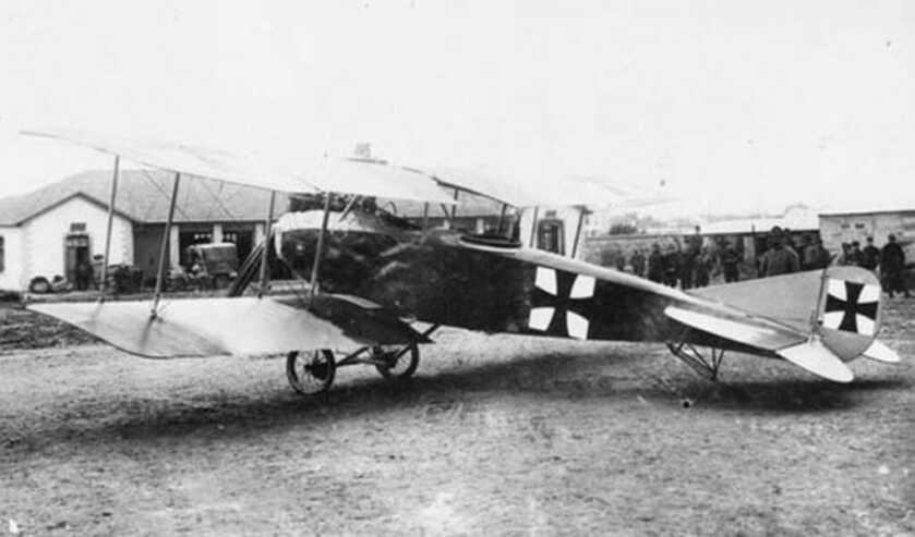 The Death of a Legend: Baron Manfred von Richthofen & the Vickers that may have killed him. The Death of a Legend: Baron Manfred von Richthofen & the Vickers that may have killed him.