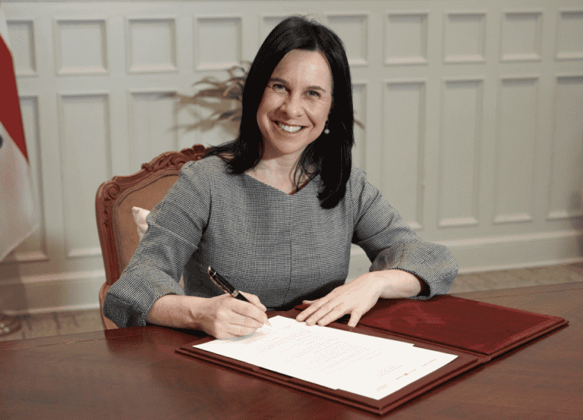 Montreal Mayor: Ban handguns because ‘it’s a scourge right now’ Montreal Mayor: Ban handguns because ‘it’s a scourge right now’