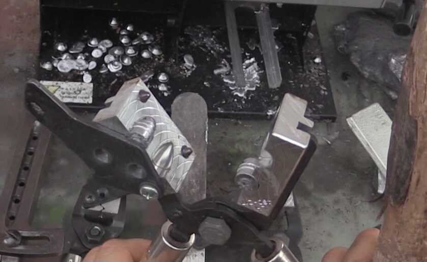 Casting Balls and Bullets for Black Powder Pistols Casting Balls and Bullets for Black Powder Pistols