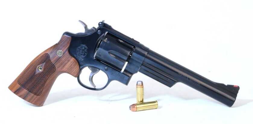 Selecting a Handgun for Self-Defense: Focus on Fit, Form, and Function Selecting a Handgun for Self-Defense: Focus on Fit, Form, and Function