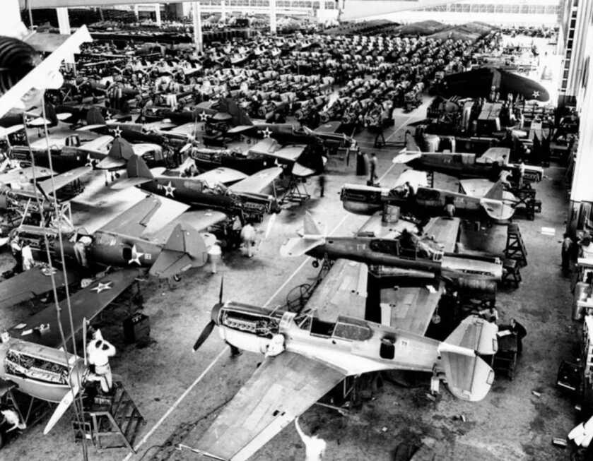 The F4U Corsair: The Gull-Winged Whistling Wife Killer The F4U Corsair: The Gull-Winged Whistling Wife Killer