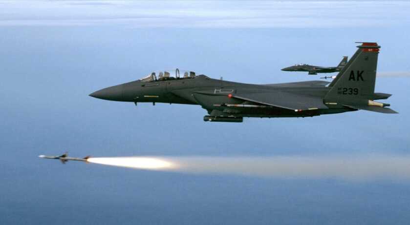 USAF F-15E versus Iraqi Mi-24: Can't We All Just Be Friends?