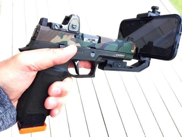 Learning to Shoot a Handgun with a Red Dot: Simple but not Easy Learning to Shoot a Handgun with a Red Dot: Simple but not Easy