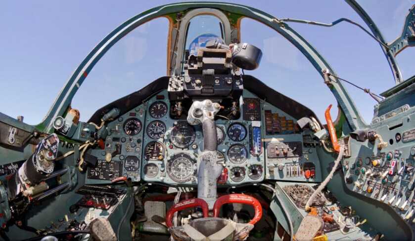 Frogfoot cockpit 