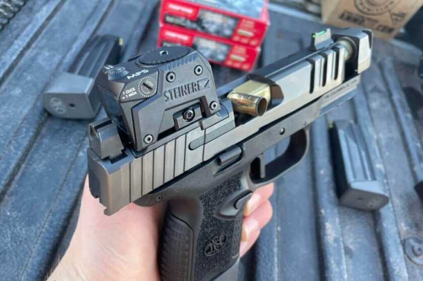 Steiner MPS: Enclosed-Emitter Micro Pistol Sight Review Steiner MPS mounted on pistol experiencing failure to feed
