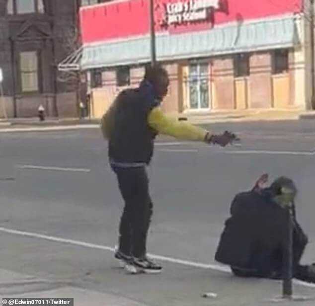 VIDEO: St. Louis Man Murdered in Broad Daylight, Execution Style VIDEO: St. Louis Man Murdered in Broad Daylight, Execution Style