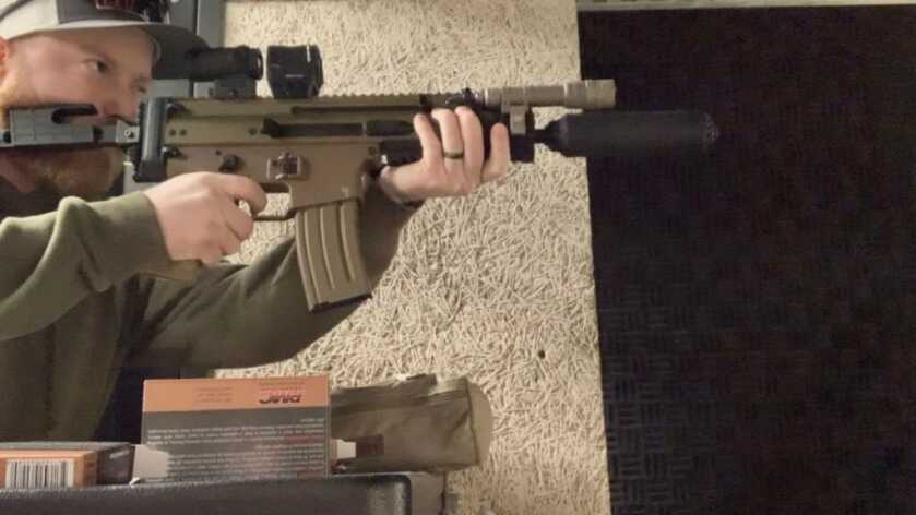 FN SCAR 15P firing suppressed with a HuxWrx Flow 762 Ti glowing hot at the range