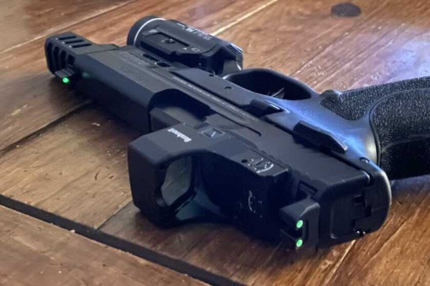 Tritium night sights for the Smith & Wesson Performance Center 10mm M2.0 