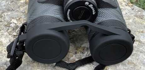 Rear one-piece cap for LRF binoculars