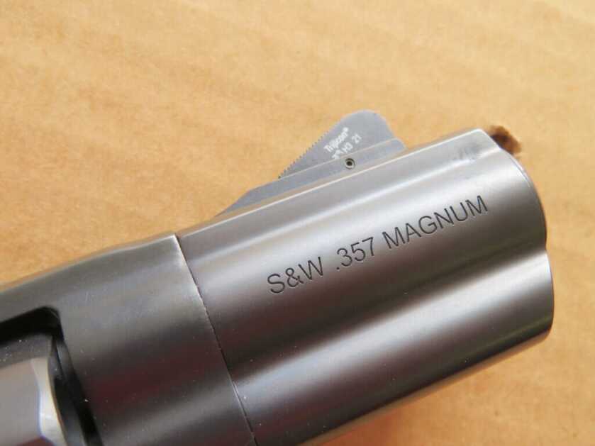 barrel of S&W Performance Center Model 19 Carry Comp