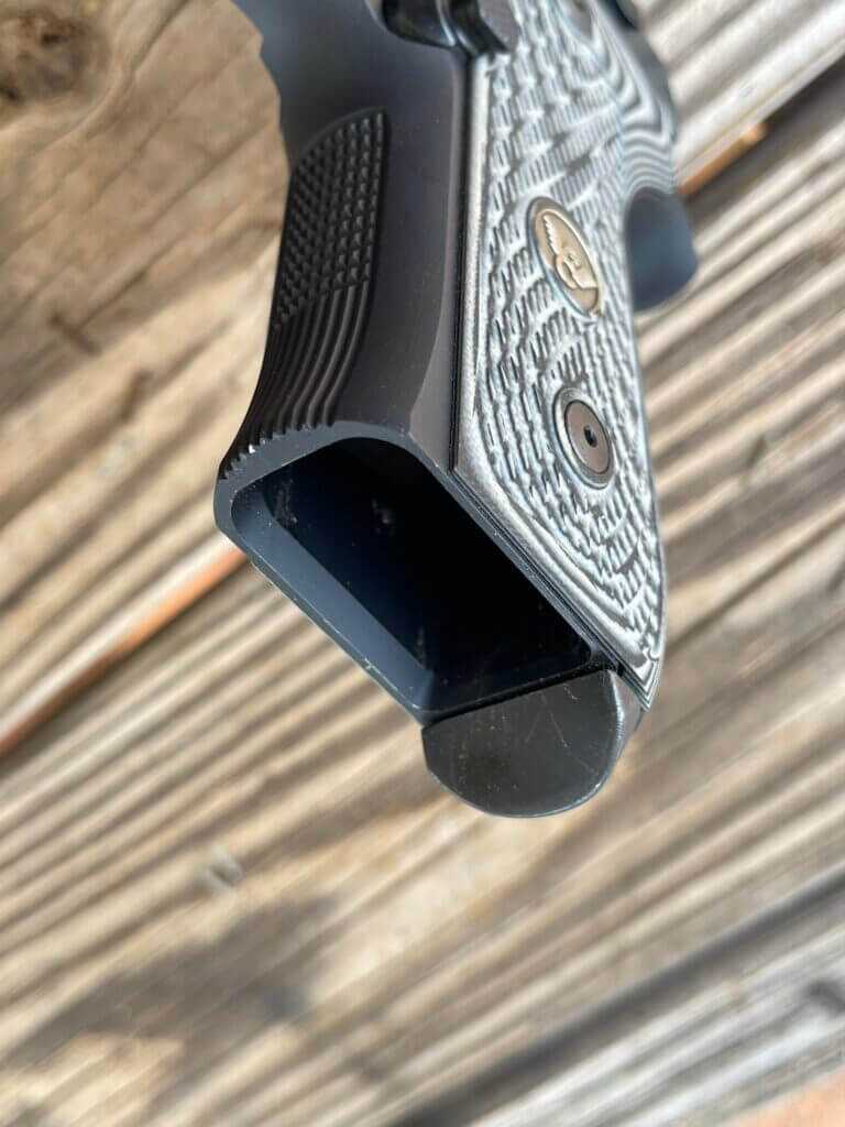 Wilson/Beretta beveled magazine well and guide